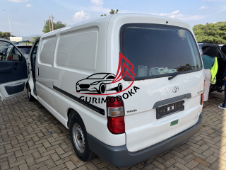 2002 TOYOTA HIACE