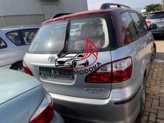 2004 TOYOTA AVENSIS VERSO